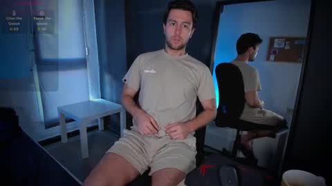 Snapshot of honestandrew chatting on 27, 10, 2025 Andrew online show from 27, 10, 2025