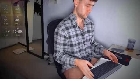 Snapshot of honestandrew chatting on 8, 2, 2026 Andrew online show from 8, 2, 2026