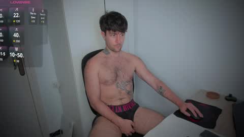 Snapshot of honestandrew chatting on 7, 6, 2026 Andrew online show from 7, 6, 2026