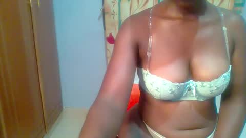 honey_beb online show from 21, 2, 2025