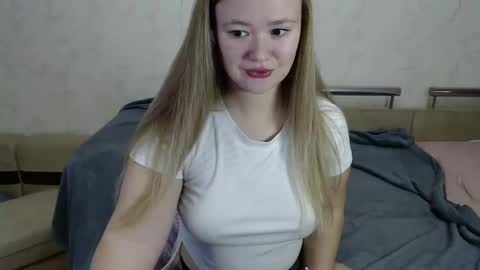 honey_caramelle online show from 2, 12, 2024