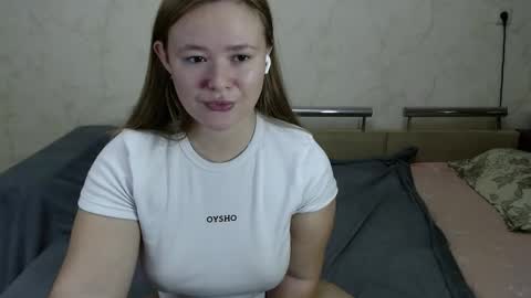 honey_caramelle online show from 15, 12, 2024