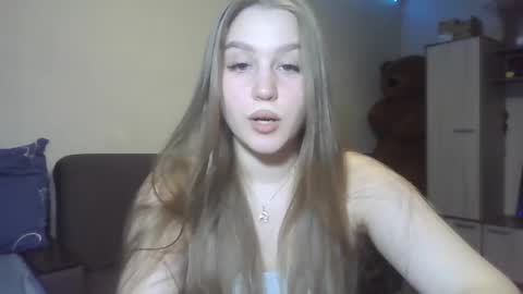 Snapshot of honey_lolaaa chatting on 20, 10, 2025 honey_lolaaa online show from 20, 10, 2025