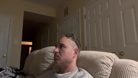 honey_man14 online show from 6, 1, 2025