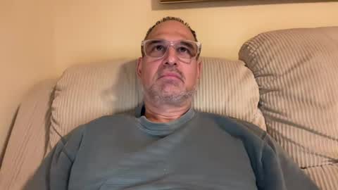 honey_man14 online show from 17, 6, 2026