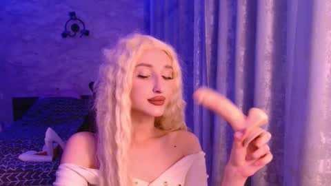 honey_sunset online show from 7, 1, 2026