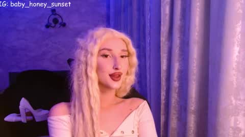 honey_sunset online show from 18, 1, 2026