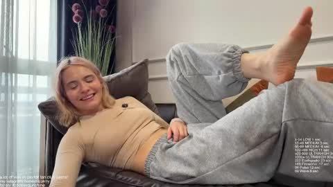 Jenyanew vid how I squirt in forest in bio online show from 17, 4, 2026