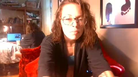honey_wilde online show from 23, 10, 2025