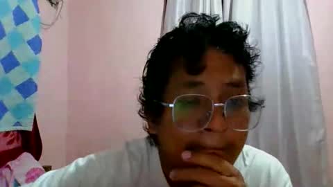 Snapshot of honeybee_xq chatting on 16, 5, 2026 Honeybee online show from 16, 5, 2026