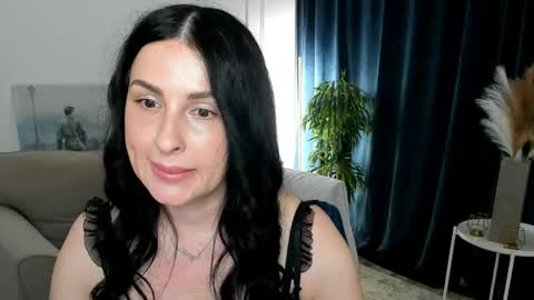 Jacqueline online show from 9, 5, 2026