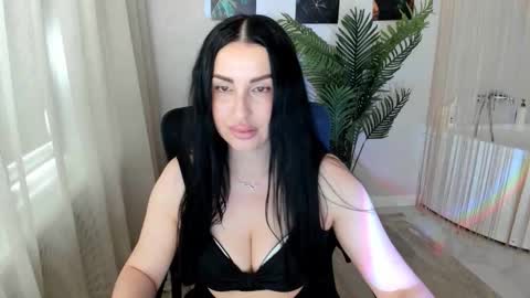 Snapshot of honeyblossome chatting on 19, 5, 2026 Jacqueline online show from 19, 5, 2026
