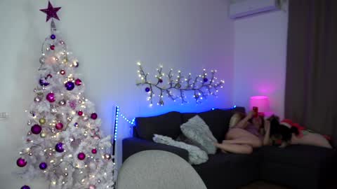 Snapshot of honeycarrol chatting on 8, 12, 2024 HoneyCarrol online show from 8, 12, 2024