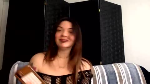 Snapshot of honeymagicxo chatting on 4, 1, 2025 honeymagicxo online show from 4, 1, 2025