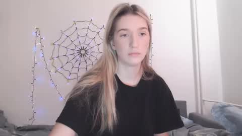 honeyveil online show from 24, 11, 2025