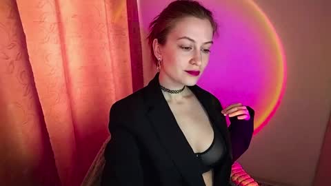 honeyy_bun online show from 12, 5, 2026