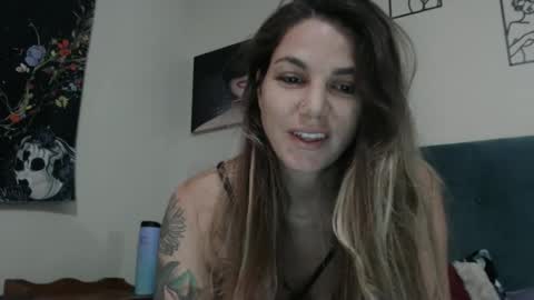 Snapshot of hoodhippy chatting on 26, 10, 2025 HoodHippy online show from 26, 10, 2025