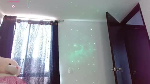 Hoollly Jones online show from 11, 11, 2025