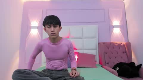 Snapshot of hoot_booys_ chatting on 28, 10, 2025 hoot_booys_ online show from 28, 10, 2025