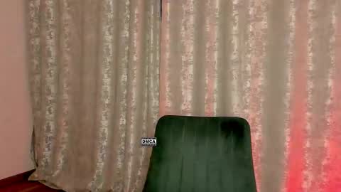 Snapshot of hoot_owl_cb chatting on 12, 12, 2024 Karina online show from 12, 12, 2024