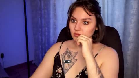 Snapshot of hoot_owl_cb chatting on 10, 9, 2025 Karina online show from 10, 9, 2025