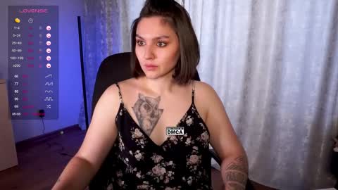 Snapshot of hoot_owl_cb chatting on 9, 10, 2025 Karina online show from 9, 10, 2025