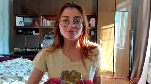 Snapshot of hoppypoppyy chatting on 11, 9, 2025 Bambi online show from 11, 9, 2025
