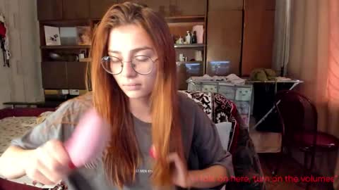 Snapshot of hoppypoppyy chatting on 14, 9, 2025 Bambi online show from 14, 9, 2025