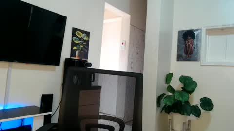 Snapshot of horny_princcess chatting on 1, 2, 2025 horny_princcess online show from 1, 2, 2025