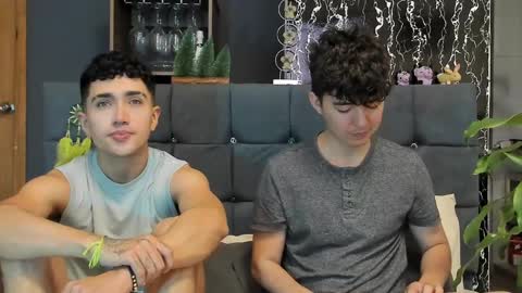 Snapshot of horny_twinks_guys chatting on 3, 2, 2025 Alex and Camilo online show from 3, 2, 2025