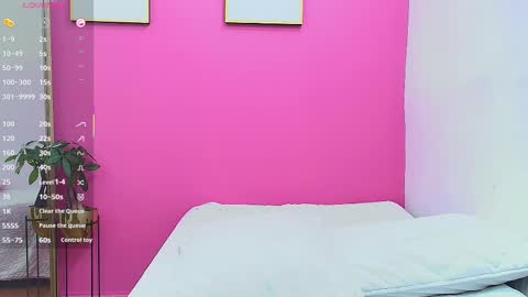 Khloe  online show from 4, 3, 2025