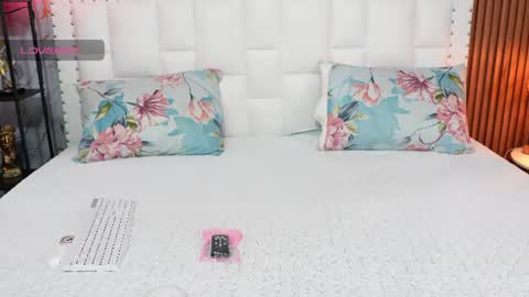 Snapshot of hornybarelylegalgirl chatting on 21, 6, 2026 Khloe online show from 21, 6, 2026