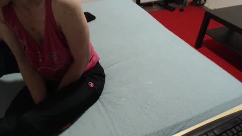 Snapshot of hornycouple21x chatting on 25, 1, 2025 HornyCouple89 online show from 25, 1, 2025