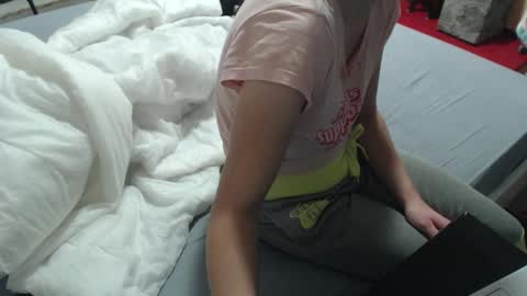 Snapshot of hornycouple21x chatting on 19, 10, 2025 HornyCouple89 online show from 19, 10, 2025