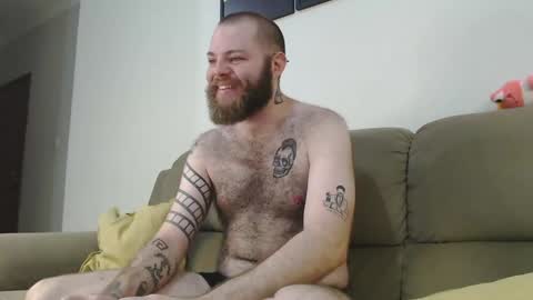 Snapshot of hornyhairy_bi chatting on 3, 2, 2025 Harry online show from 3, 2, 2025
