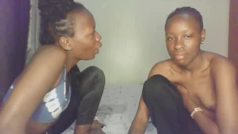 Snapshot of hornysouls01 chatting on 19, 9, 2025 hornysouls01 online show from 19, 9, 2025