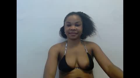 Snapshot of hornyxbum chatting on 5, 3, 2025 hornyxbum online show from 5, 3, 2025