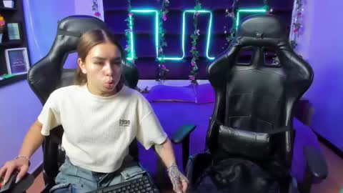 hornyy mom online show from 8, 2, 2025