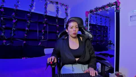 hornyy mom online show from 11, 9, 2025