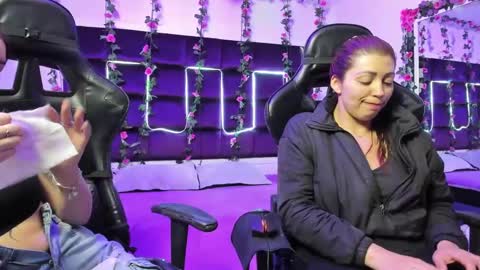 hornyy mom online show from 12, 9, 2025