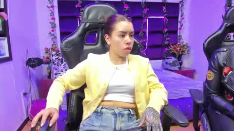 hornyy mom online show from 20, 9, 2025