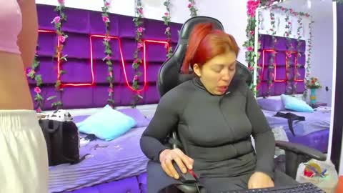 hornyy mom online show from 23, 9, 2025