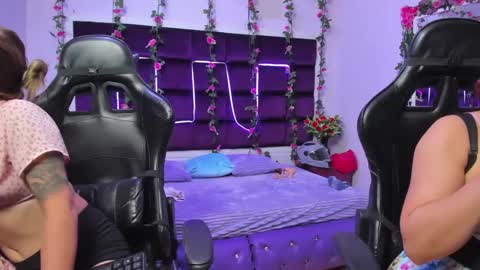 hornyy mom online show from 24, 9, 2025