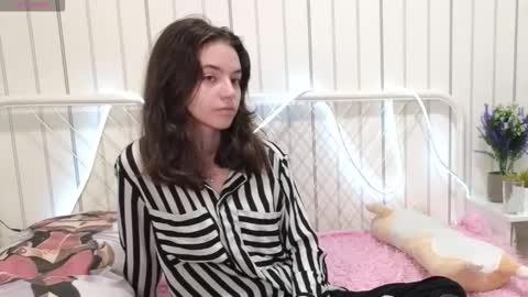 Snapshot of hortenciajenovese chatting on 12, 10, 2025 Mia online show from 12, 10, 2025