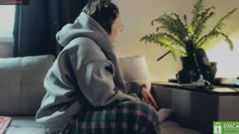   online show from 23, 2, 2025