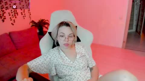   online show from 4, 11, 2025