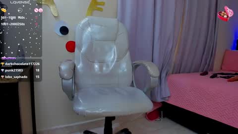 Snapshot of hot_beauty__ chatting on 5, 1, 2025 VALENTINA online show from 5, 1, 2025