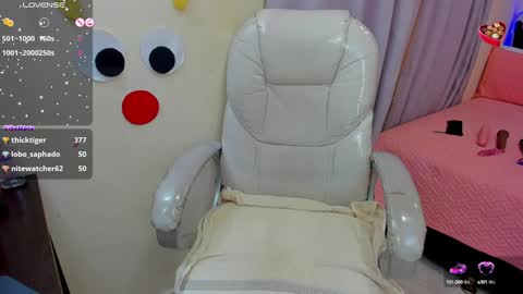 Snapshot of hot_beauty__ chatting on 7, 1, 2025 VALENTINA online show from 7, 1, 2025