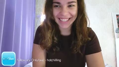 Snapshot of hot_chill__ chatting on 22, 10, 2025 LiluCaroline online show from 22, 10, 2025