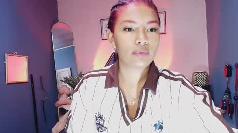 hot chocolate 4u online show from 4, 2, 2026